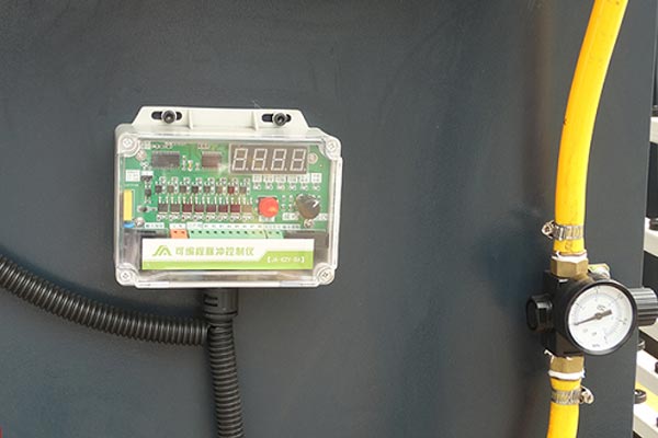 Sandblasting-machine-pulse-dust-removal