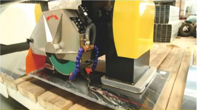 One-key-operation-for-cutting-and-moving-slabs-automatically